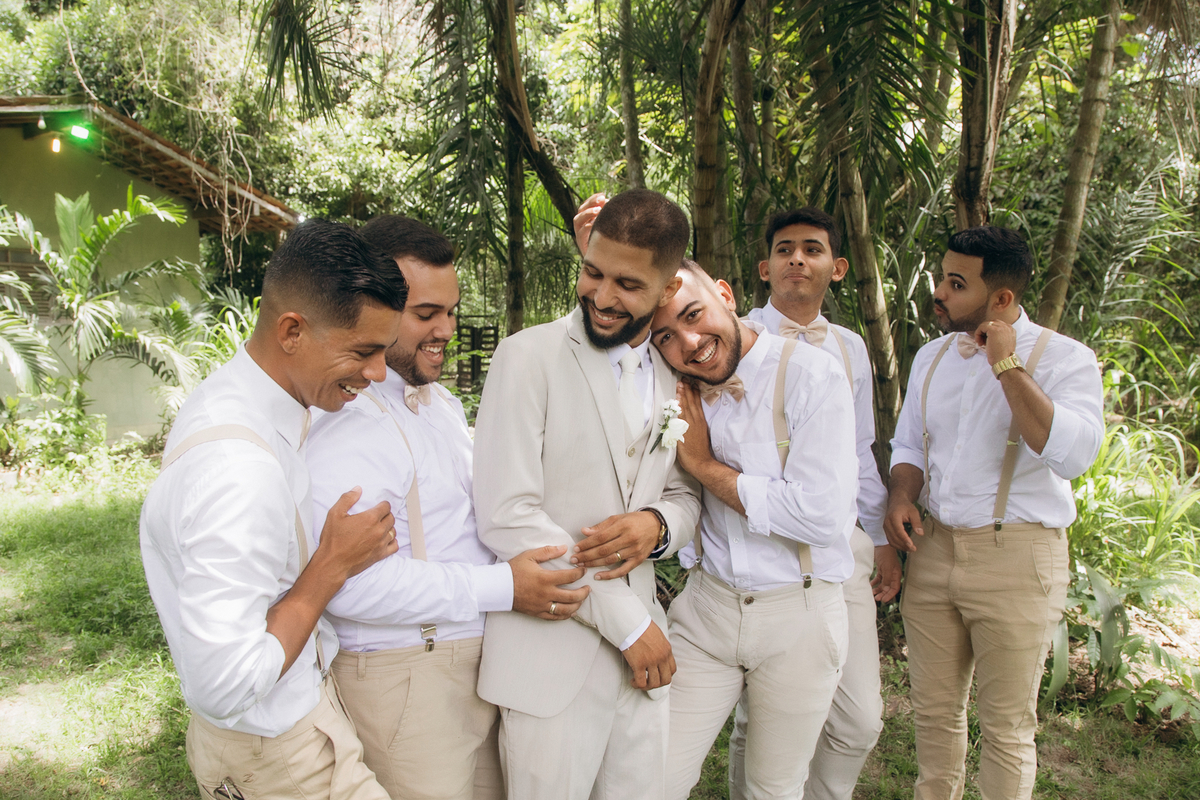 Granja Vitoria, casamento, decoração de casamento dia , granja vitoria recepções, fotos dos noivos, retratos dos noivos, fotos da noiva, fotos com os padrinhos, fotos criativas com os padrinhos,