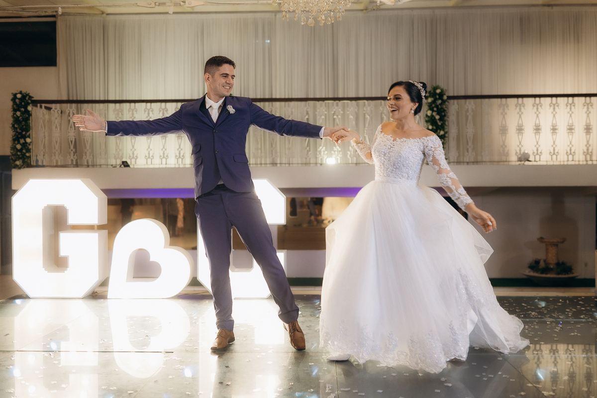 casamento de dia, lá tertulia, João Pessoa, Lá Tertulia recepções, beijo de casamento, saída dos noivos , fotos do casal, fotos da noiva, dança dos noivos,