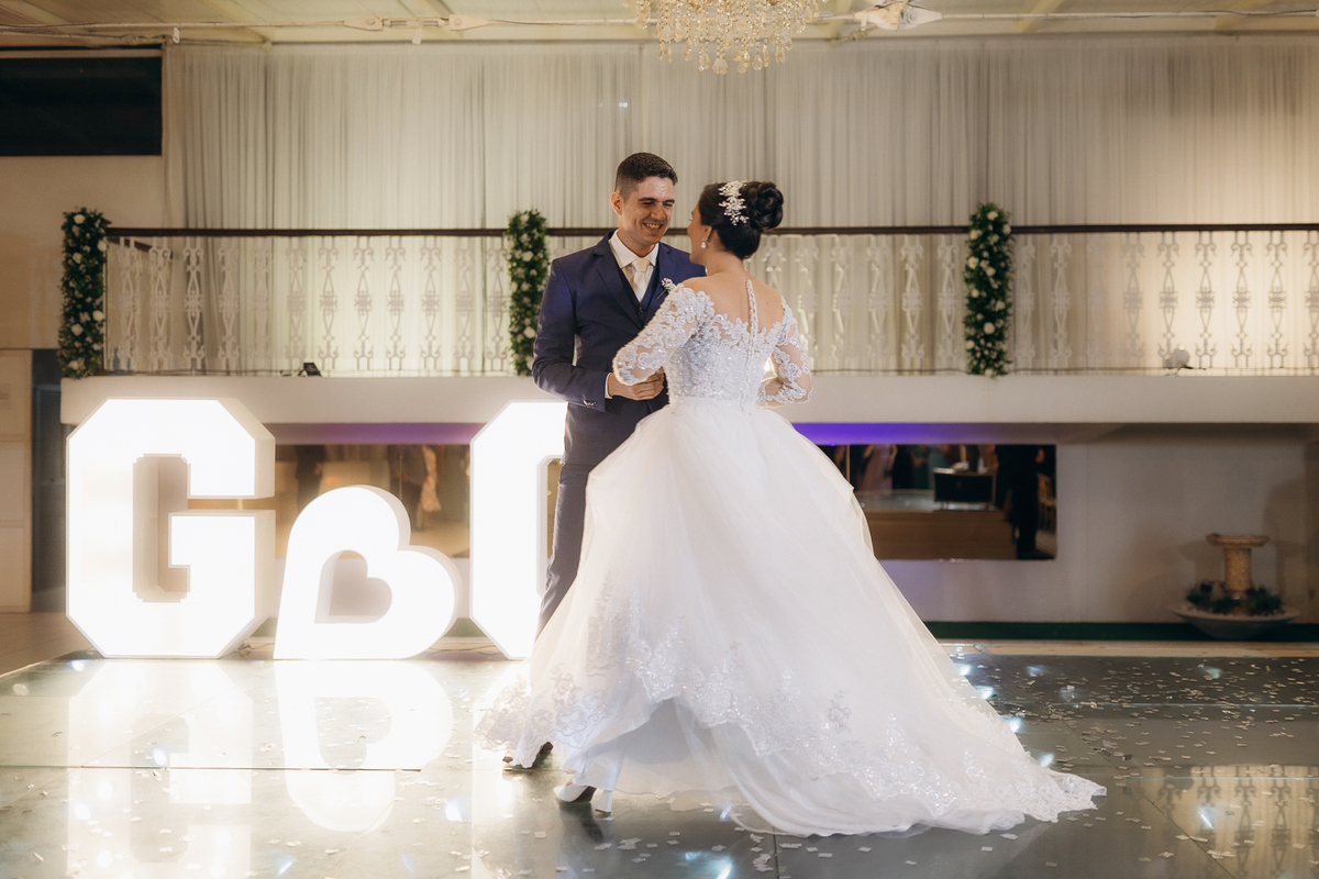 casamento de dia, lá tertulia, João Pessoa, Lá Tertulia recepções, beijo de casamento, saída dos noivos , fotos do casal, fotos da noiva, dança dos noivos, valsa dos noivos