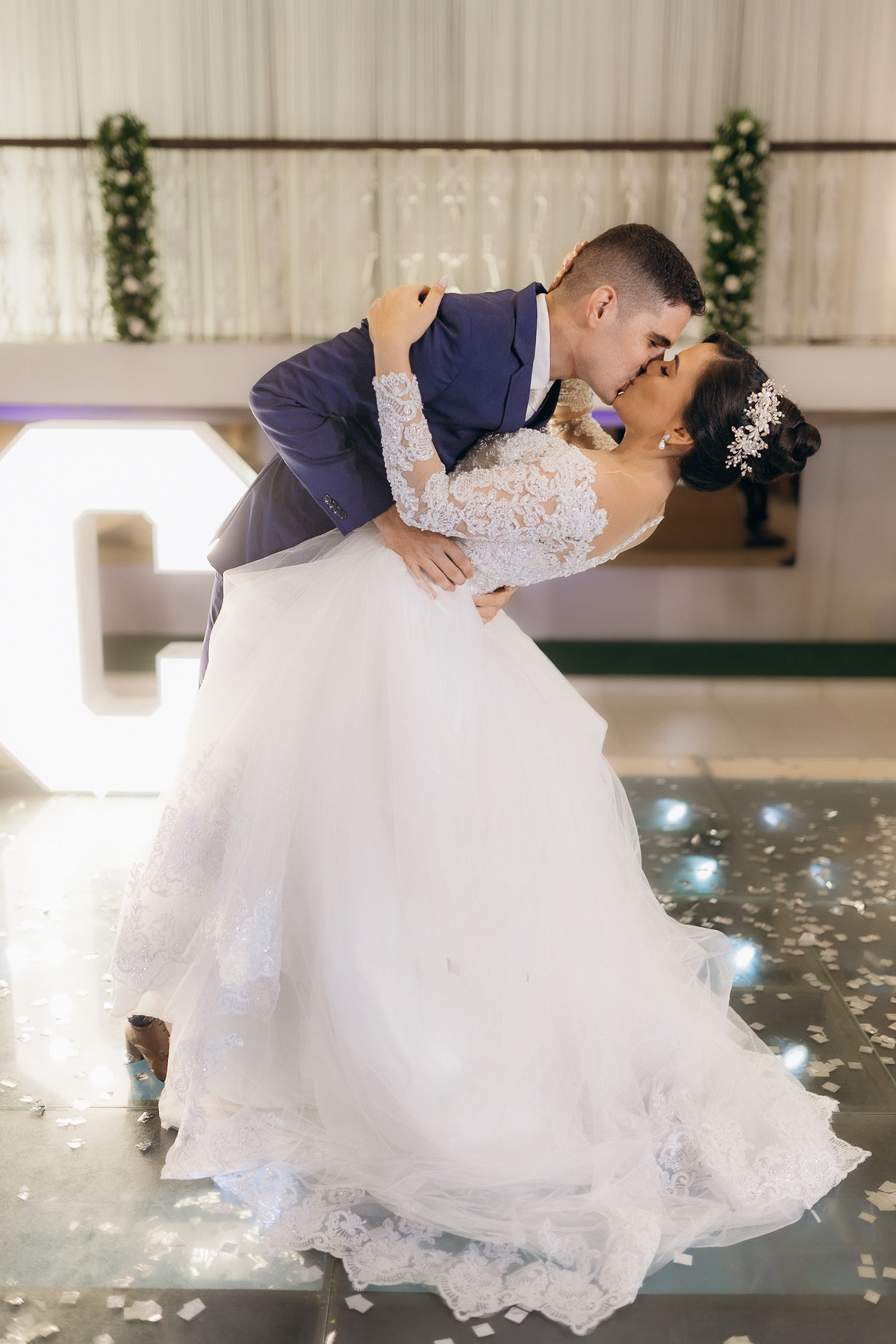 casamento de dia, lá tertulia, João Pessoa, Lá Tertulia recepções, beijo de casamento, saída dos noivos , fotos do casal, fotos da noiva, dança dos noivos, valsa dos noivos
