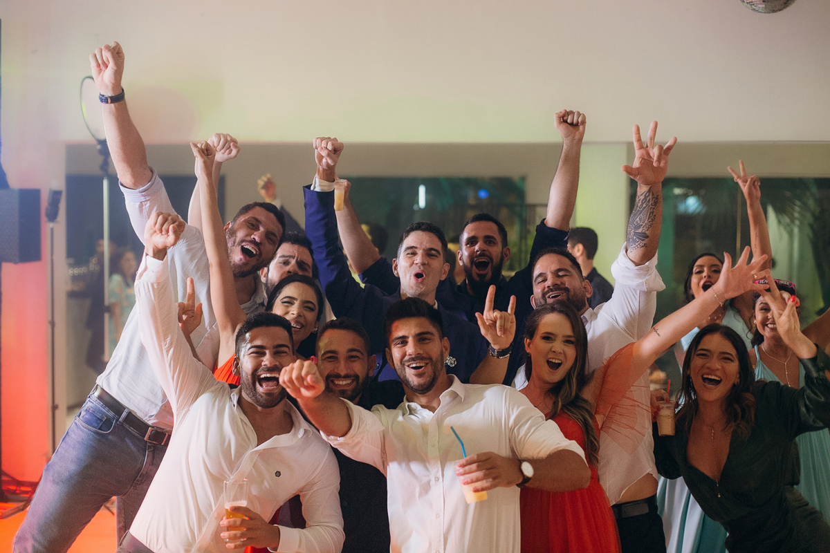 casamento de dia, lá tertulia, João Pessoa, Lá Tertulia recepções, beijo de casamento, saída dos noivos , fotos do casal, fotos da noiva, dança dos noivos, valsa dos noivos, festa de casamento,