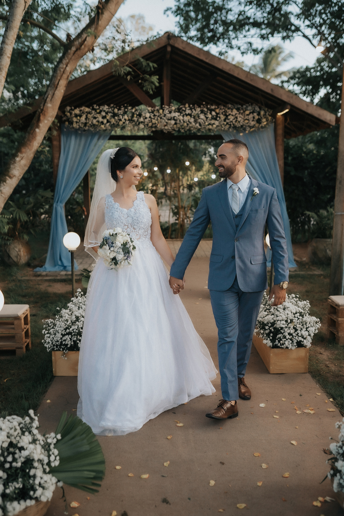 granja vitória, casamento de dia, casamento ao ar livre, fotos espontâneas, Santa Rita, João Pessoa, fotografo em João Pessoa, casamento no por do sol, Thais Mendonça cerimonialista, fotos criativas com padrinhos, fotos com os noivos,