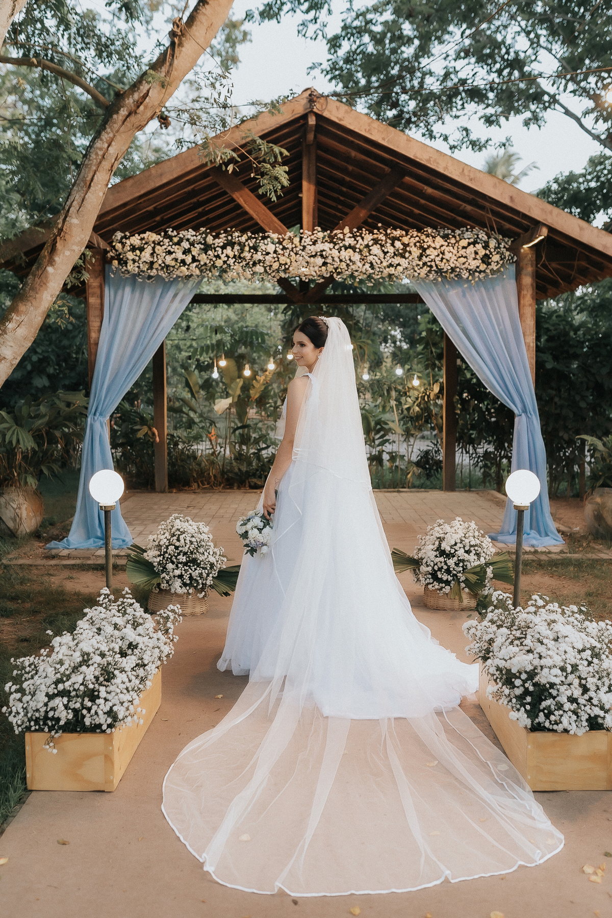 granja vitória, casamento de dia, casamento ao ar livre, fotos espontâneas, Santa Rita, João Pessoa, fotografo em João Pessoa, casamento no por do sol, Thais Mendonça cerimonialista, fotos criativas com padrinhos, fotos com os noivos, fotos da noiva,