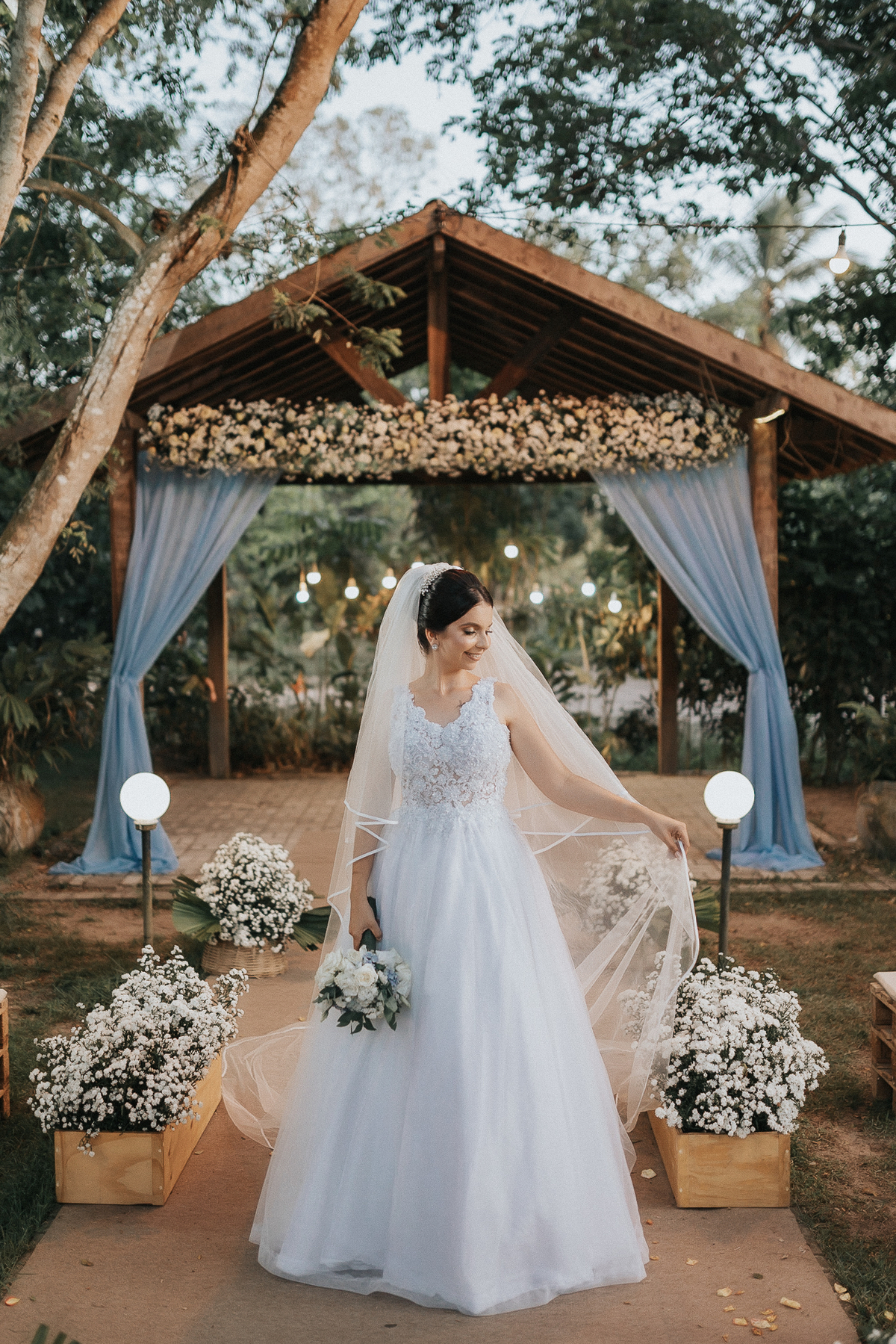 granja vitória, casamento de dia, casamento ao ar livre, fotos espontâneas, Santa Rita, João Pessoa, fotografo em João Pessoa, casamento no por do sol, Thais Mendonça cerimonialista, fotos criativas com padrinhos, fotos com os noivos, fotos da noiva,