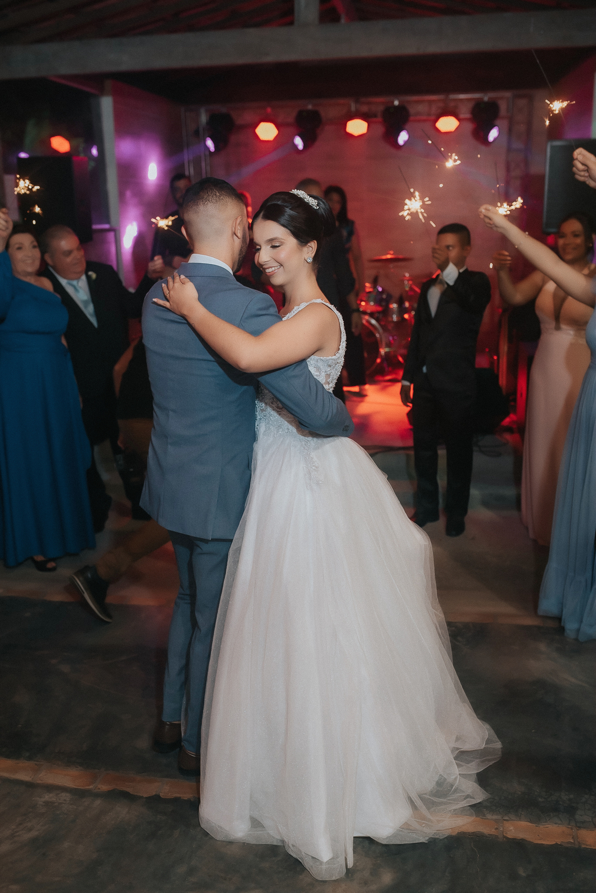 granja vitória, casamento de dia, casamento ao ar livre, fotos espontâneas, Santa Rita, João Pessoa, fotografo em João Pessoa, casamento no por do sol, Thais Mendonça cerimonialista, fotos criativas com padrinhos, fotos com os noivos, fotos da noiva,