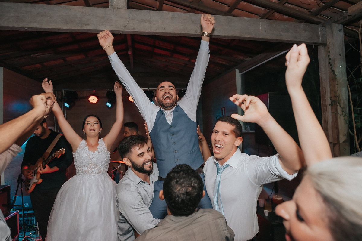 granja vitória, casamento de dia, casamento ao ar livre, fotos espontâneas, Santa Rita, João Pessoa, fotografo em João Pessoa, casamento no por do sol, Thais Mendonça cerimonialista, fotos criativas com padrinhos, fotos com os noivos, fotos da noiva,