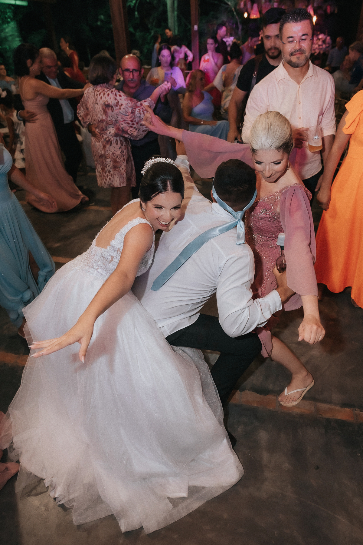 granja vitória, casamento de dia, casamento ao ar livre, fotos espontâneas, Santa Rita, João Pessoa, fotografo em João Pessoa, casamento no por do sol, Thais Mendonça cerimonialista, fotos criativas com padrinhos, fotos com os noivos, fotos da noiva,