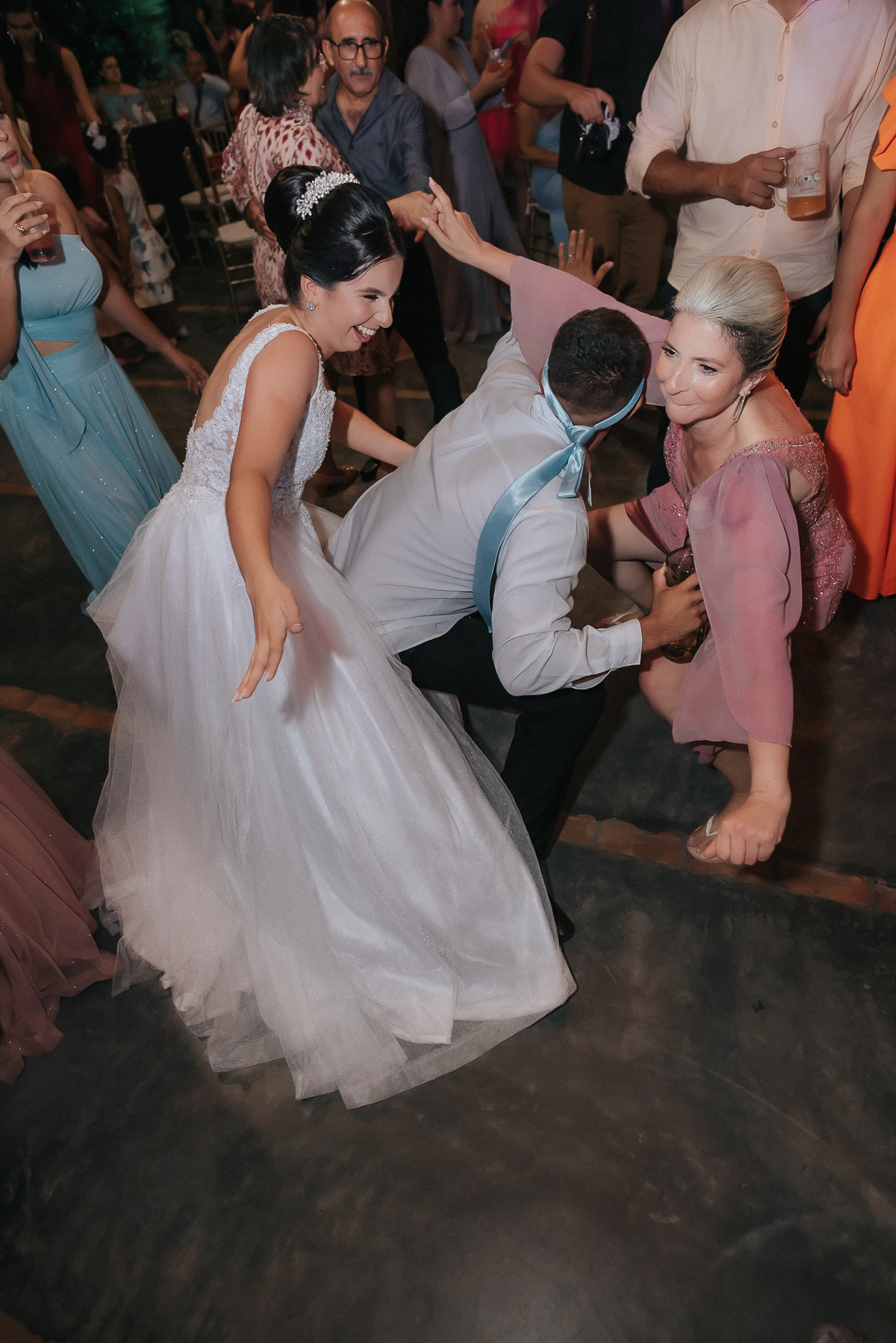 granja vitória, casamento de dia, casamento ao ar livre, fotos espontâneas, Santa Rita, João Pessoa, fotografo em João Pessoa, casamento no por do sol, Thais Mendonça cerimonialista, fotos criativas com padrinhos, fotos com os noivos, fotos da noiva,