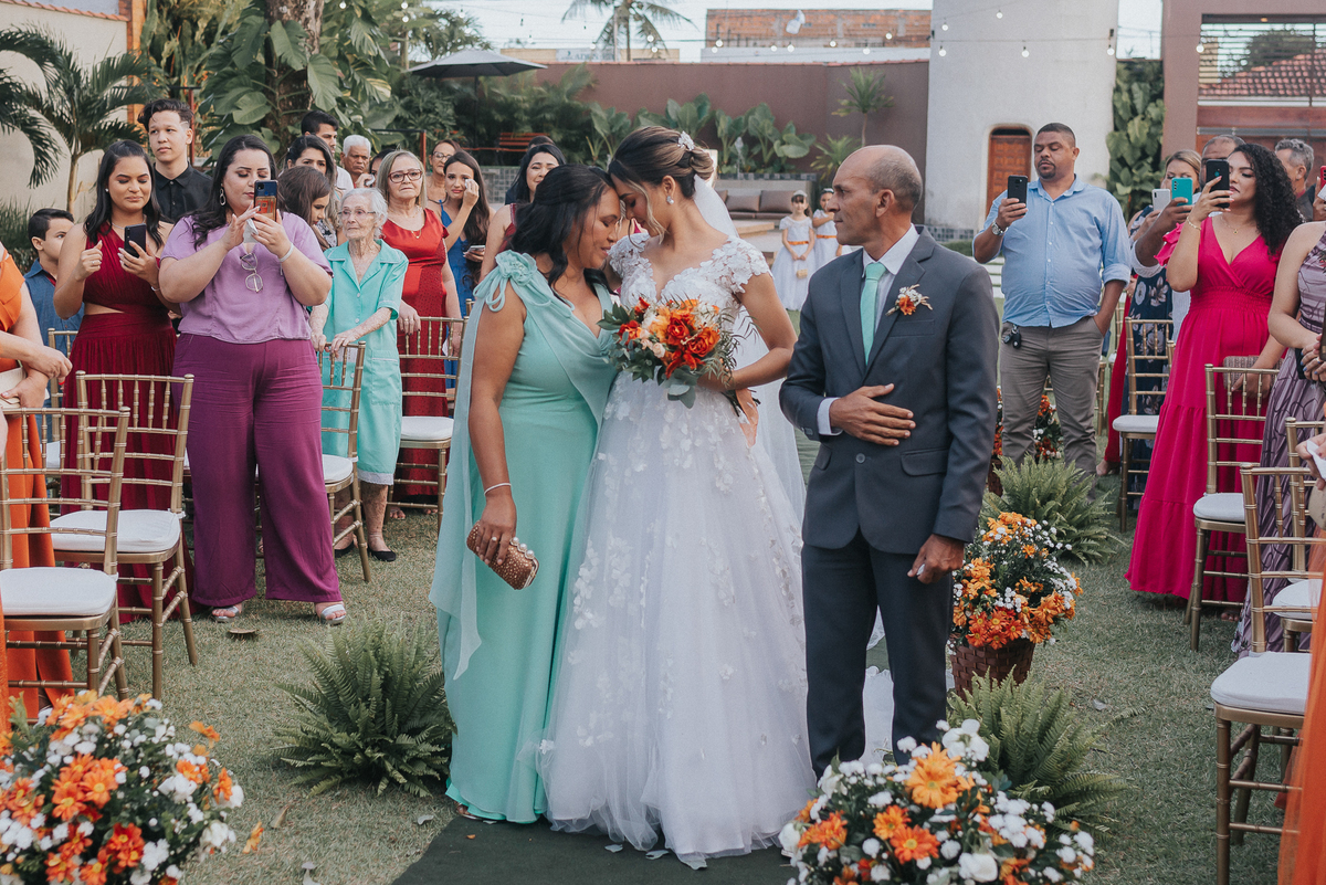 casamento de dia, porto castelo, Santa Rita,  momento de emoção no casamento, cerimonia de casamento de dia,  entrada da noiva