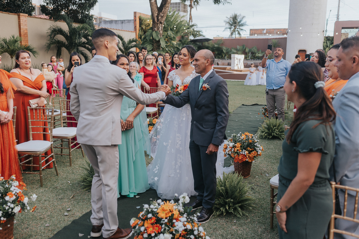 casamento de dia, porto castelo, Santa Rita,  momento de emoção no casamento, cerimonia de casamento de dia,  entrada da noiva