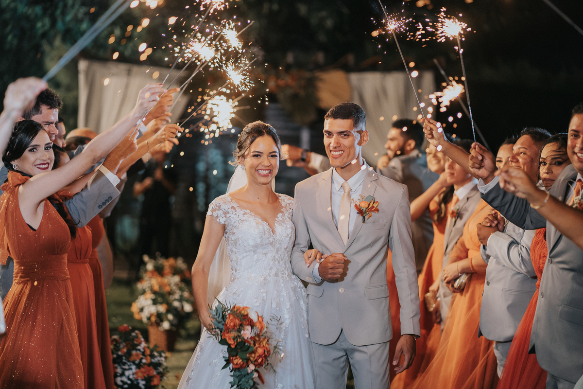 casamento de dia, porto castelo, Santa Rita,  momento de emoção no casamento, cerimonia de casamento de dia, saída dos noivos