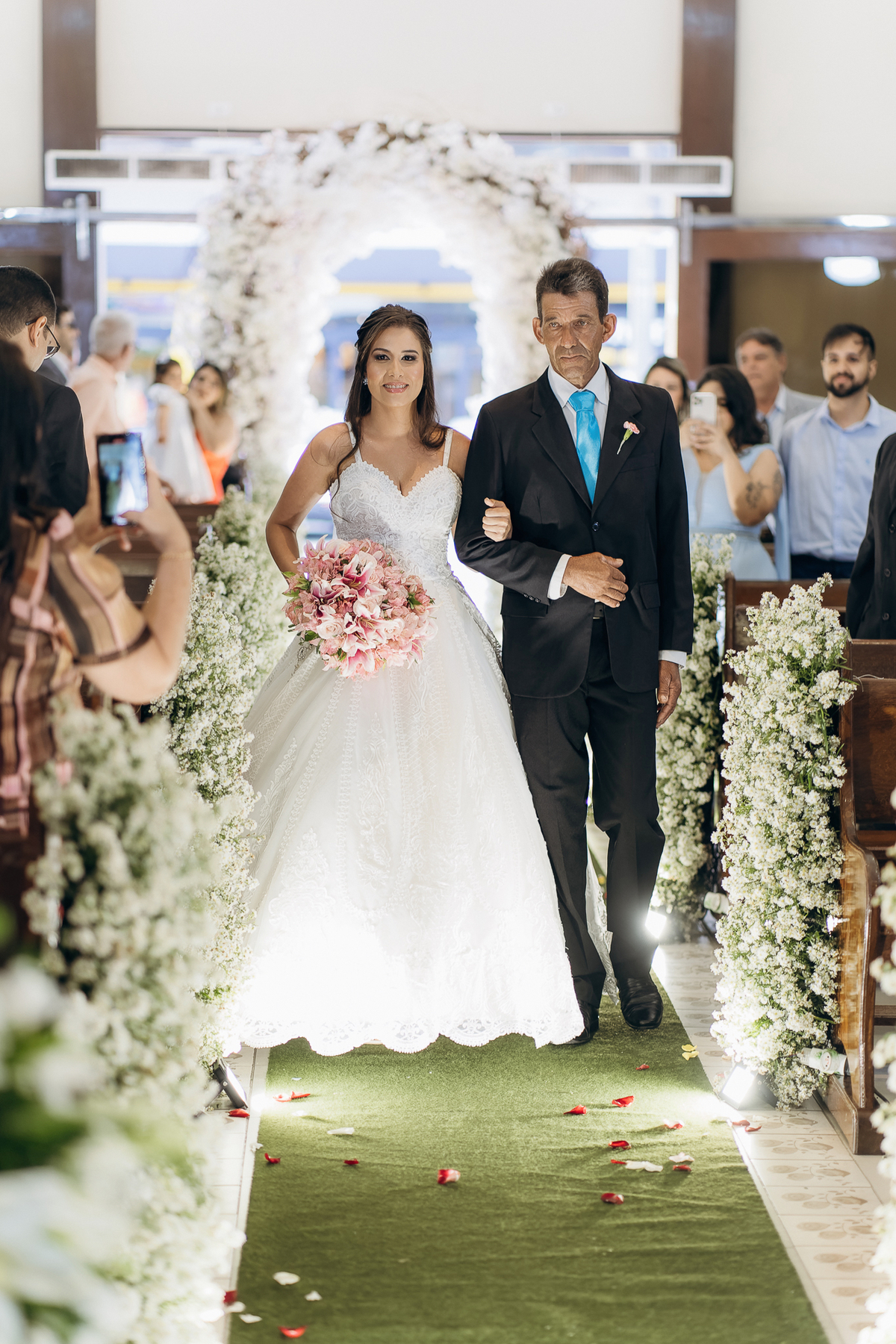 casamento de dia, paroquia nossa senhora de Guadalupe, entrada da noiva