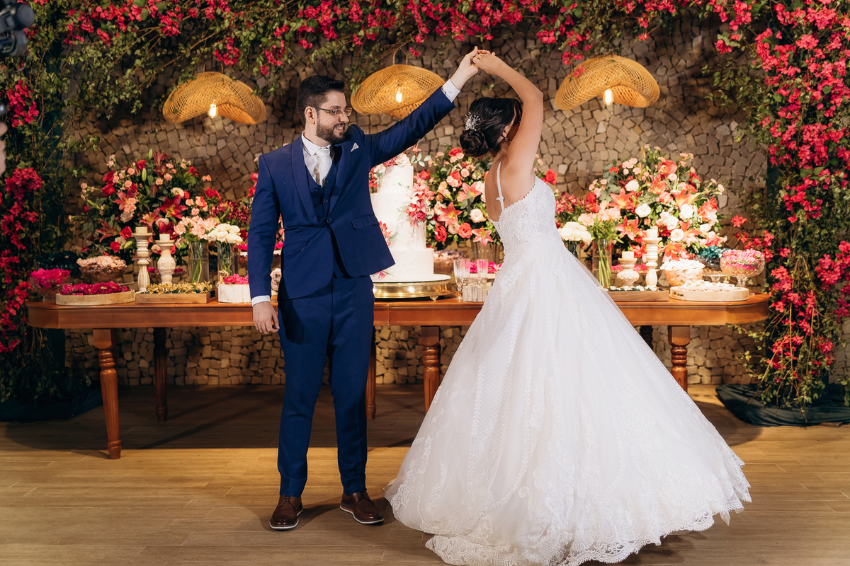 casamento de dia, paroquia nossa senhora de Guadalupe, saída dos noivos, retratos na noiva, retratos dos noivos, fotos dos noivos,