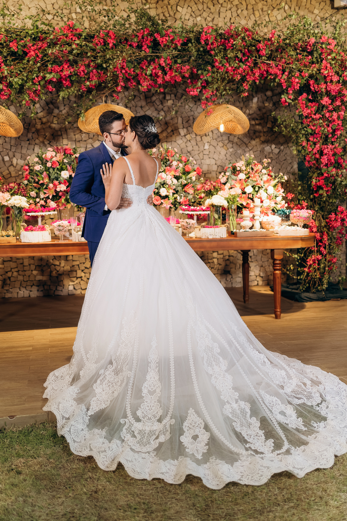 casamento de dia, paroquia nossa senhora de Guadalupe, saída dos noivos, retratos na noiva, retratos dos noivos, fotos dos noivos, Michelle Rosen