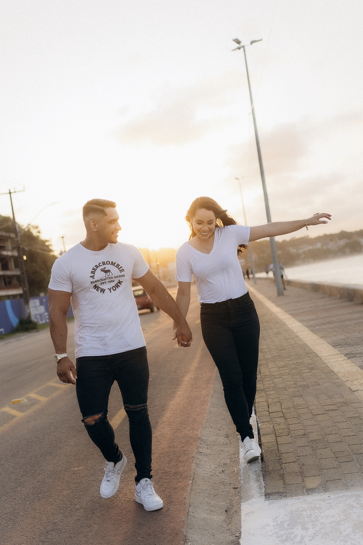 pre wedding ao ar livre em João Pessoa, pré wedding praia do cabo branco, por do sol, praia do cabo branco, pré casamento, ensaio casal, solar cabo branco recepções, João Pessoa, Daniel Araujo fotografia,