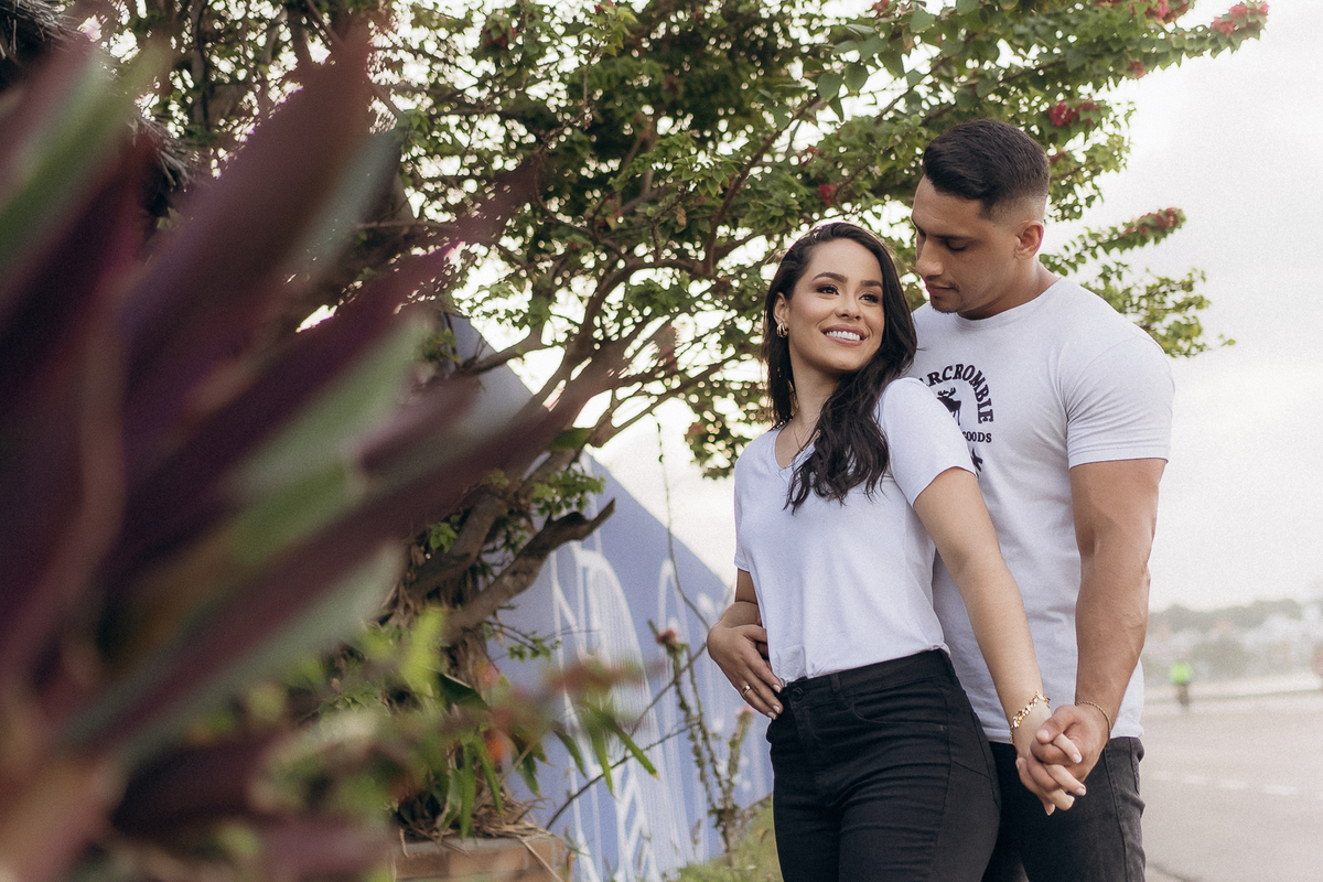 pre wedding ao ar livre em João Pessoa, pré wedding praia do cabo branco, por do sol, praia do cabo branco, pré casamento, ensaio casal, solar cabo branco recepções, João Pessoa, Daniel Araujo fotografia,