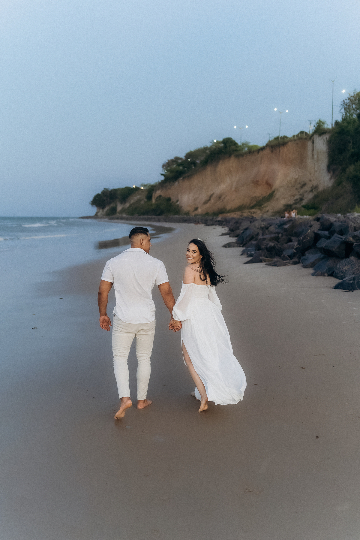 pre wedding ao ar livre em João Pessoa, pré wedding praia do cabo branco, por do sol, praia do cabo branco, pré casamento, ensaio casal, solar cabo branco recepções, João Pessoa, Daniel Araujo fotografia,