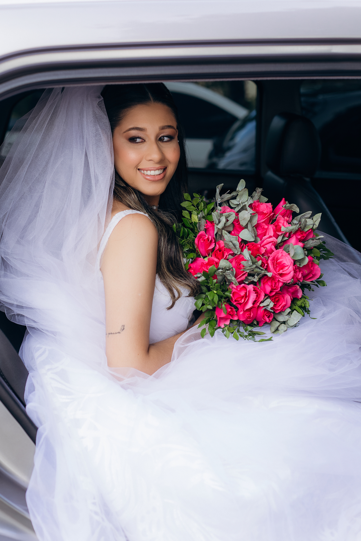 making of da noiva, teresa ribeiro maquiadora, fotos da noiva, noiva no carro,