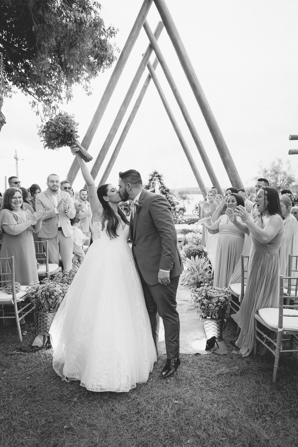 casamento, jardim riviera, noivos emocionados, votos dos noivos, saída dos noivos,