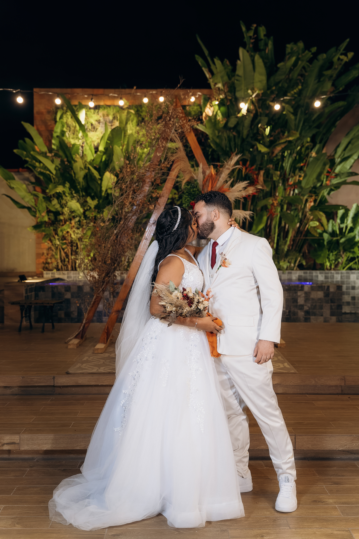 casamento de dia, porto castelo, Santa Rita,  momento de emoção no casamento, cerimonia de casamento de dia, momento do beijo casamento, fotos do noivos, casamento, fotos da noiva