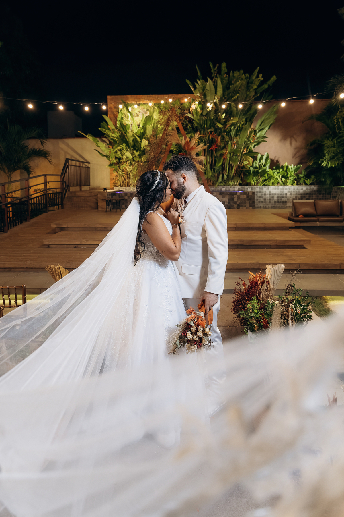 casamento de dia, porto castelo, Santa Rita,  momento de emoção no casamento, cerimonia de casamento de dia, momento do beijo casamento, fotos do noivos, casamento, fotos da noiva