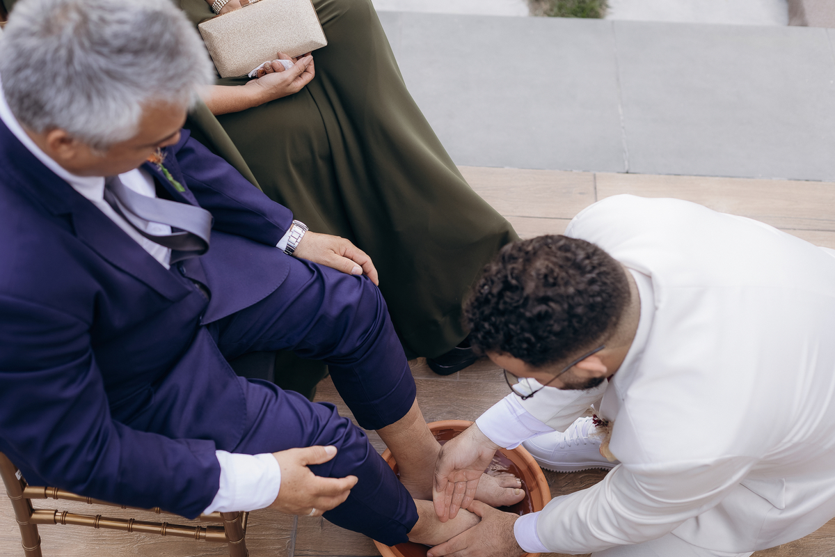 casamento de dia, porto castelo, Santa Rita,  momento de emoção no casamento, cerimonia de casamento de dia, noiva emocionada, lava pés durante o casamento,