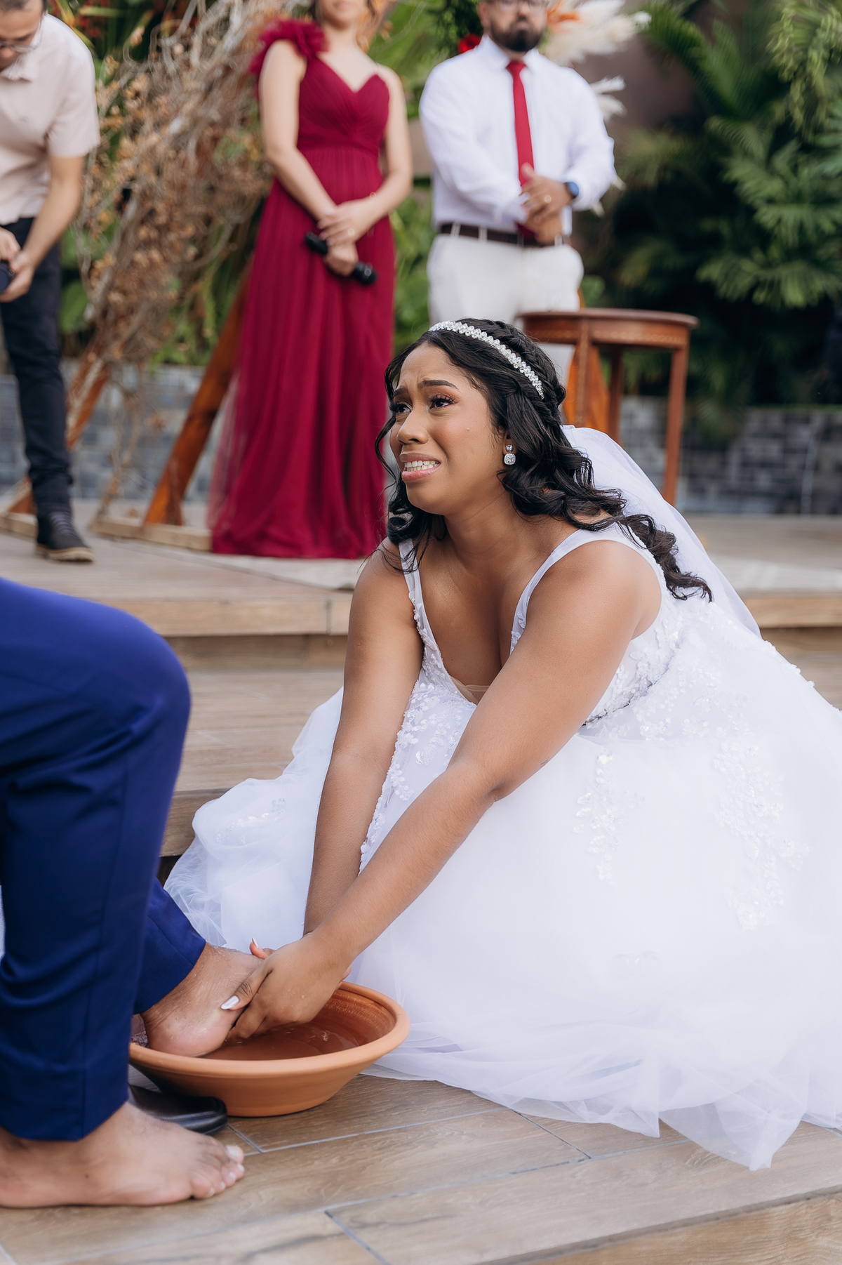 casamento de dia, porto castelo, Santa Rita,  momento de emoção no casamento, cerimonia de casamento de dia, noiva emocionada, lava pés durante o casamento,