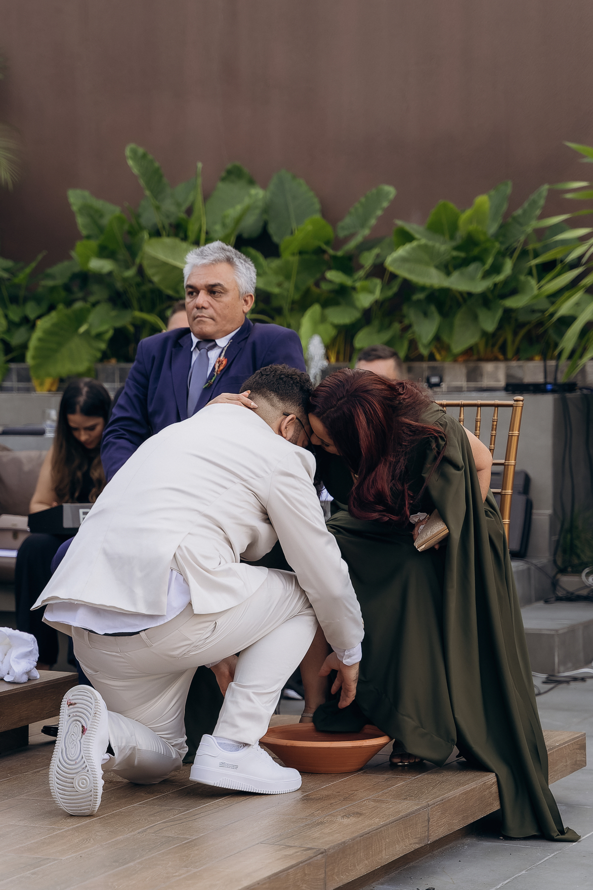 casamento de dia, porto castelo, Santa Rita,  momento de emoção no casamento, cerimonia de casamento de dia, noiva emocionada, lava pés durante o casamento,