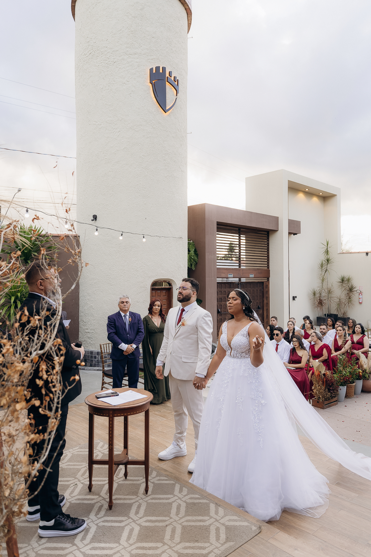 casamento de dia, porto castelo, Santa Rita,  momento de emoção no casamento, cerimonia de casamento de dia, noiva emocionada, 