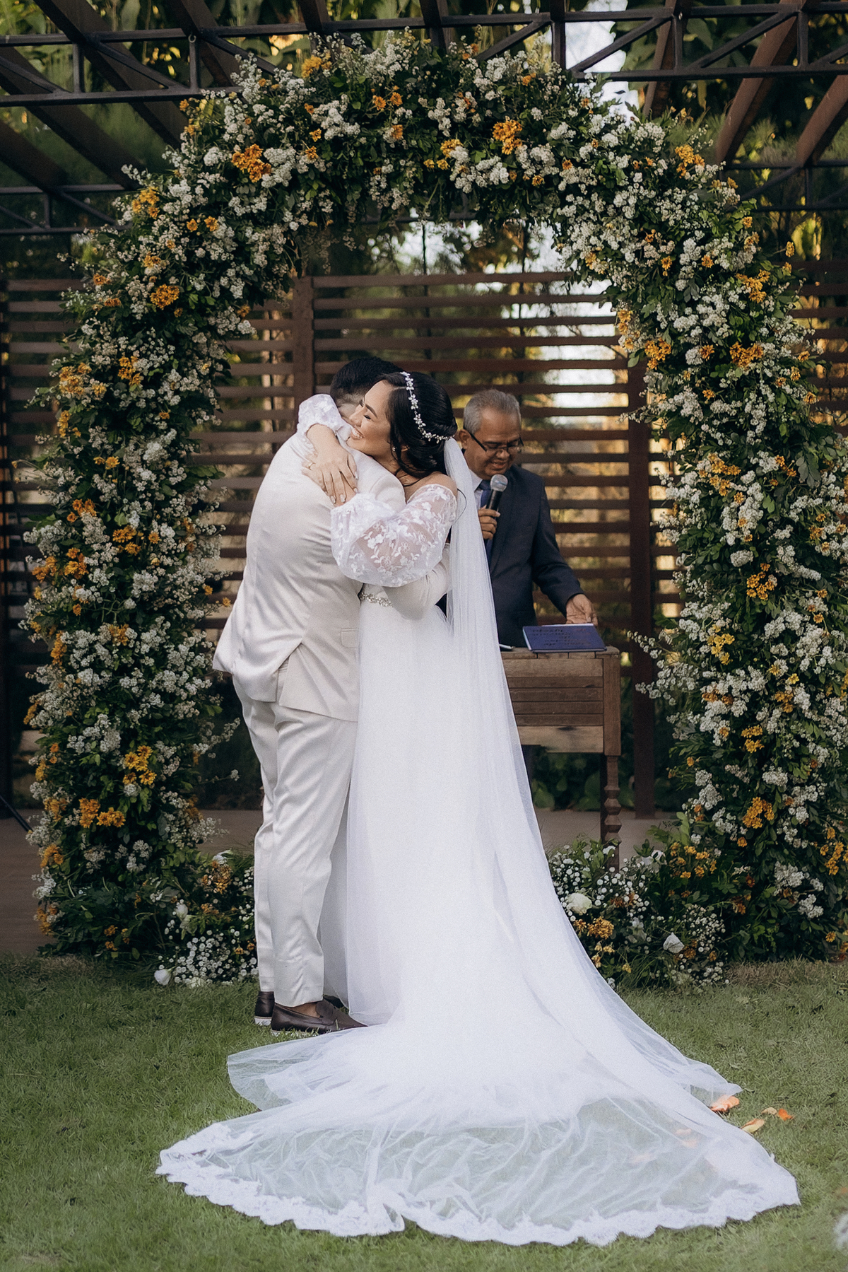 casamento de dia, porto castelo, Santa Rita, noivos emocionados