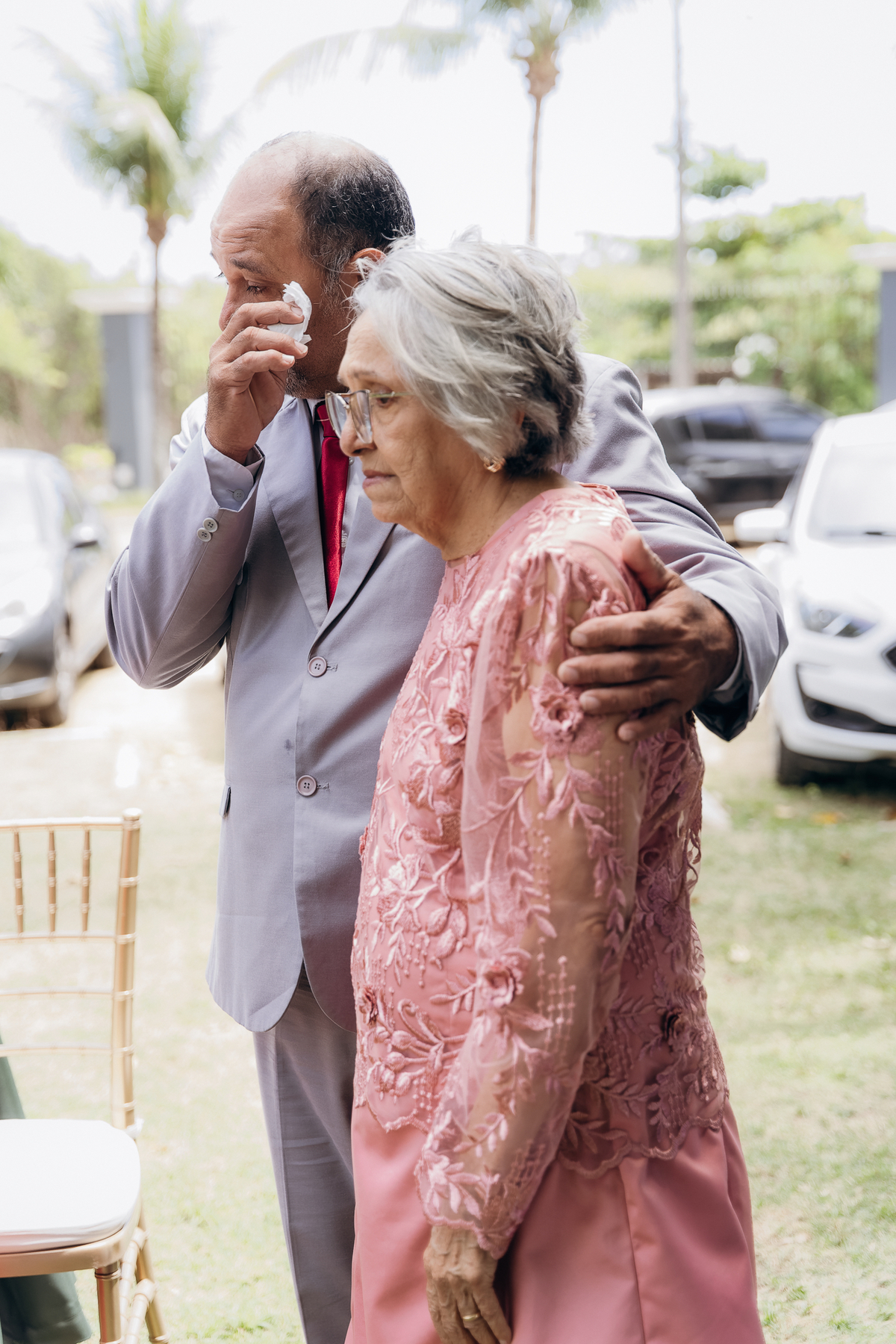 casamento de dia, chácara Lá vie, João Pessoa, Daniel Araujo fotografia, fotografo em João Pessoa, fotografo de casamento, casamento ao ar livre, noivos emocionados,