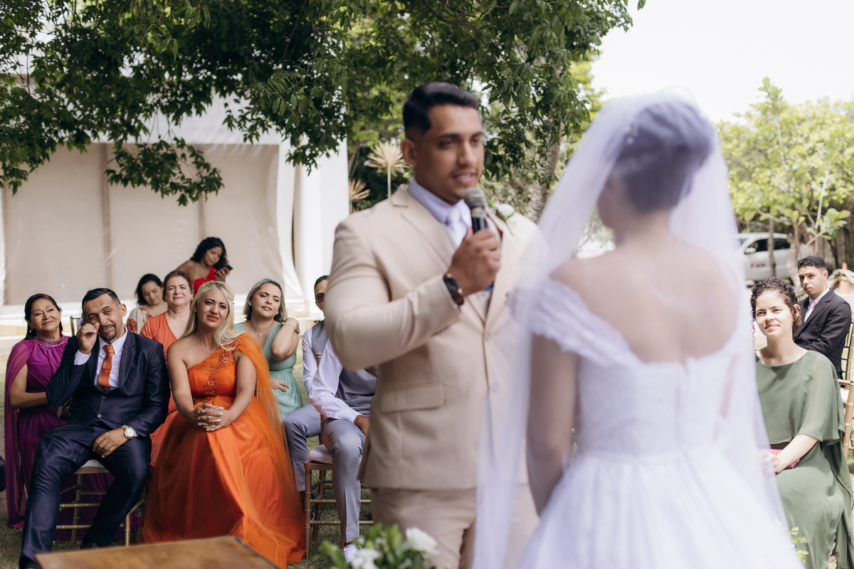 casamento de dia, chácara Lá vie, João Pessoa, Daniel Araujo fotografia, fotografo em João Pessoa, fotografo de casamento, casamento ao ar livre, noivos emocionados,