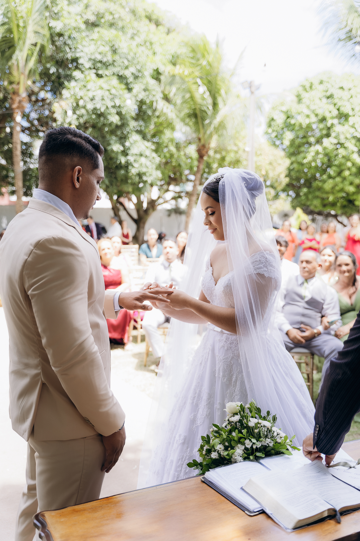 casamento de dia, chácara Lá vie, João Pessoa, Daniel Araujo fotografia, fotografo em João Pessoa, fotografo de casamento, casamento ao ar livre, noivos emocionados,