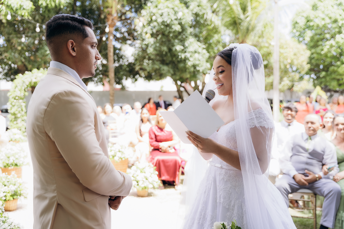 casamento de dia, chácara Lá vie, João Pessoa, Daniel Araujo fotografia, fotografo em João Pessoa, fotografo de casamento, casamento ao ar livre, noivos emocionados,