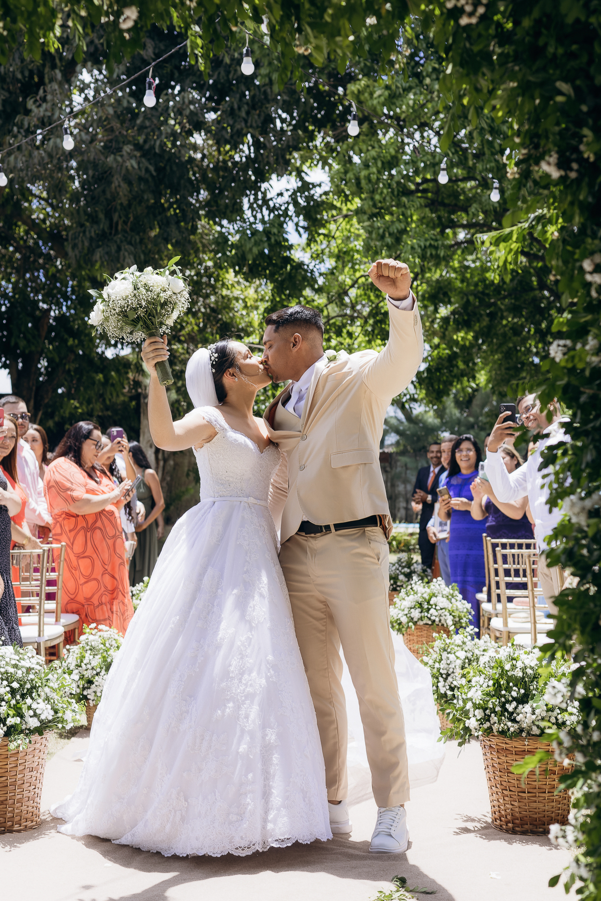 casamento de dia, chácara Lá vie, João Pessoa, Daniel Araujo fotografia, fotografo em João Pessoa, fotografo de casamento, casamento ao ar livre, noivos emocionados,