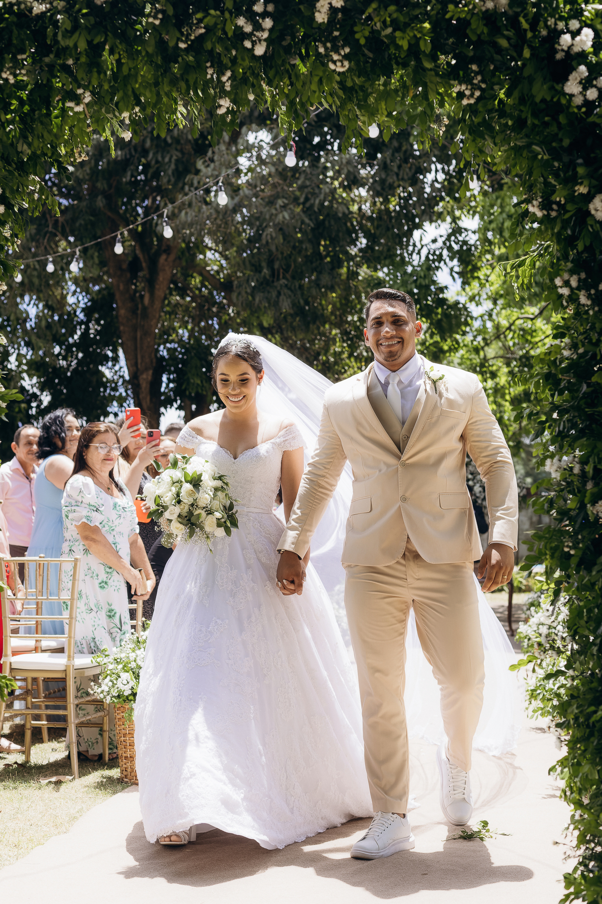 casamento de dia, chácara Lá vie, João Pessoa, Daniel Araujo fotografia, fotografo em João Pessoa, fotografo de casamento, casamento ao ar livre, noivos emocionados,