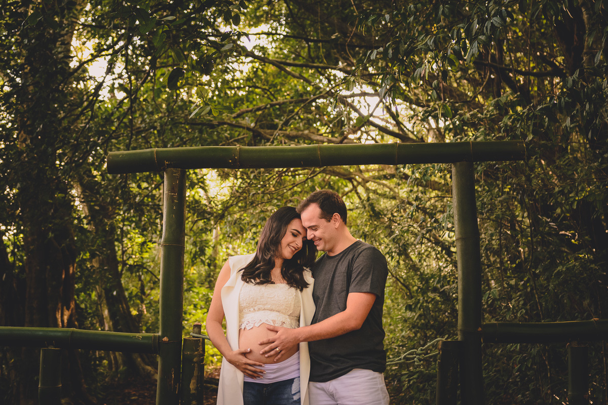 Ensaio gestante de Kelly e Ruan no Jardim botânico de João Pessoa, Ensaio de Gravida, Jardim Botânico JP, fotos criativas de gestante, Jardim Botânico, Lagoa João Pessoa, Praça da independência de João Pessoa, Bica João Pessoa,
