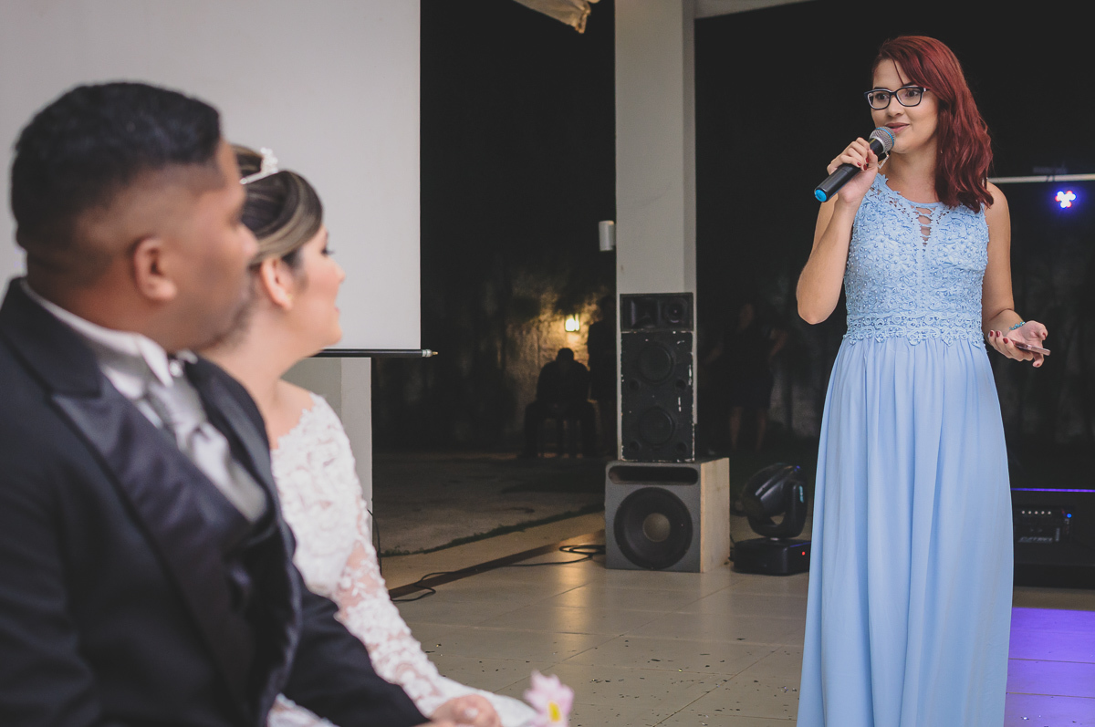 Casamento em João Pessoa - Chácara NBS - Wedding Lucas e Eduarda - fotos expontâneas de casamento - decoração de casamento - noivos felizes se olhando no casamento - entrada dos noivos - valsa dos noivos - Chácara Nbs