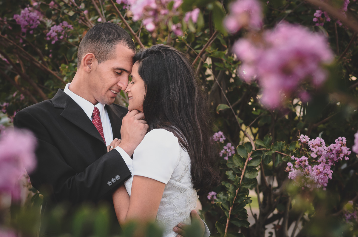 O ensaio de elisangela e giacomo aconteceu no templo mormon na cidade de recife no estado do pernambuco, com fotos lindas e cheias de espontaniedade