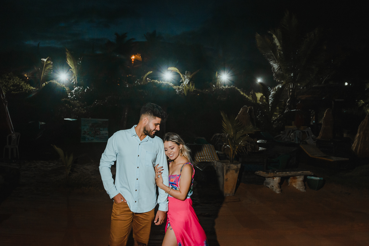 Ensaio de casal, Ensaio pré wedding na praia, ensaio pré casamento, praia de tambaba, litoral sul da paraíba, Daniel Araujo Fotografia, fotografo em João Pessoa, fotos criativas de casal, Canyon da praia de Coqueirinho, João Pessoa, fotos em dia nublado