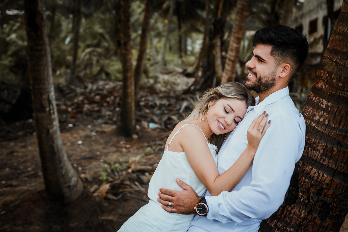 Ensaio de casal, Ensaio pré wedding na praia, ensaio pré casamento, praia de tambaba, litoral sul da paraíba, Daniel Araujo Fotografia, fotografo em João Pessoa, fotos criativas de casal, Canyon da praia de Coqueirinho, João Pessoa, fotos em dia nublado
