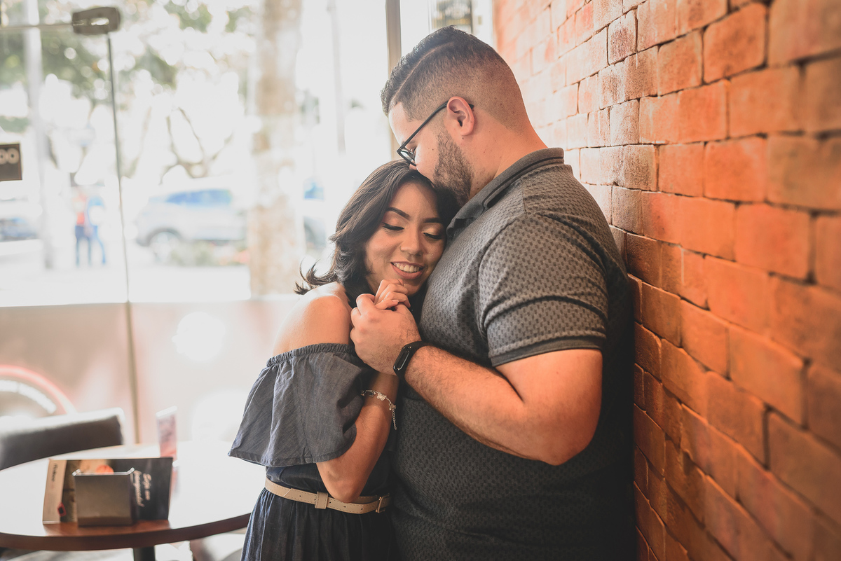 Ensaio na cafeteria Mr. Black Café JP, pré wedding cafeteria, pré casamento, ensaio de casal, Fotos criativas em Cafeteria, Santa Farra JP,