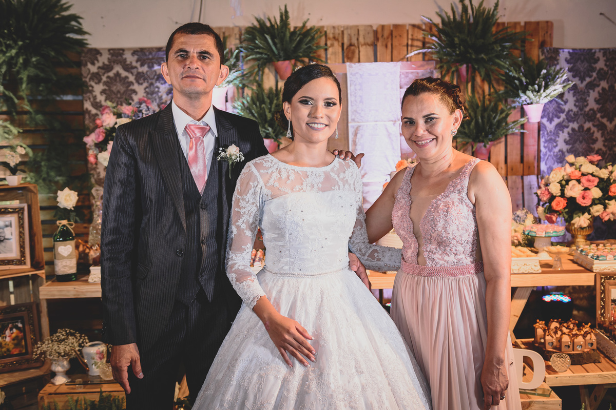 casamento emerson e Luana, espaço verde Green, bancários, casamento de dia em João Pessoa, fotos criativas, fotos emocionantes, noivos felizes, convidados emocionados no casamento, João Pessoa,  noivos se olhando, fotos pousadas noivos