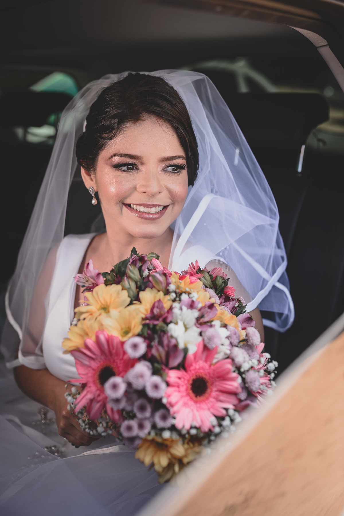 casamento em João Pessoa, wedding Day, fotografo em Bayeux, fotografo JP, ultraje aluguel de roupas, grupo glamour, João Pessoa, Daniel Araujo Fotografia, Making of da noiva,  noiva no carro