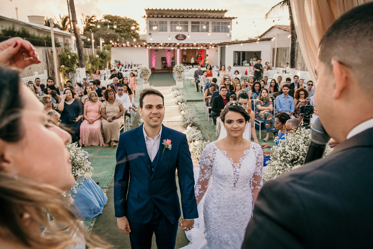 casamento, wedding, ilha de Itamaracá, pernambuco, recife, João Pessoa, forte Orange, fotos emocionantes de casamento, fotos  casamento na praia, cerimonia de casamento, casamento na praia, ,convidados emocionados, noivos espontâneos, noivos felizes,