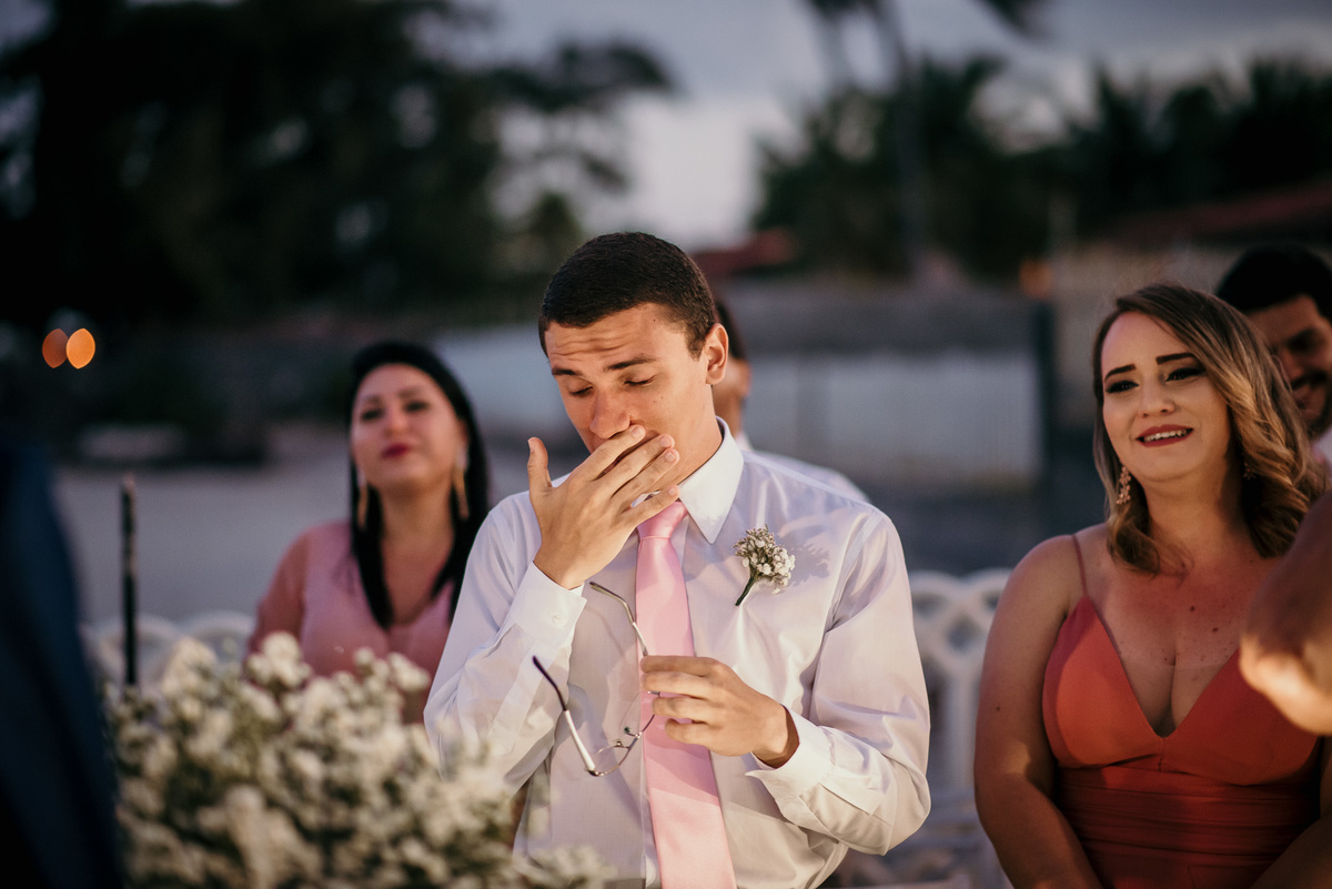 casamento, wedding, ilha de Itamaracá, pernambuco, recife, João Pessoa, forte Orange, fotos emocionantes de casamento, fotos  casamento na praia, cerimonia de casamento, casamento na praia, ,convidados emocionados, votos dos noivos, noivos felizes,