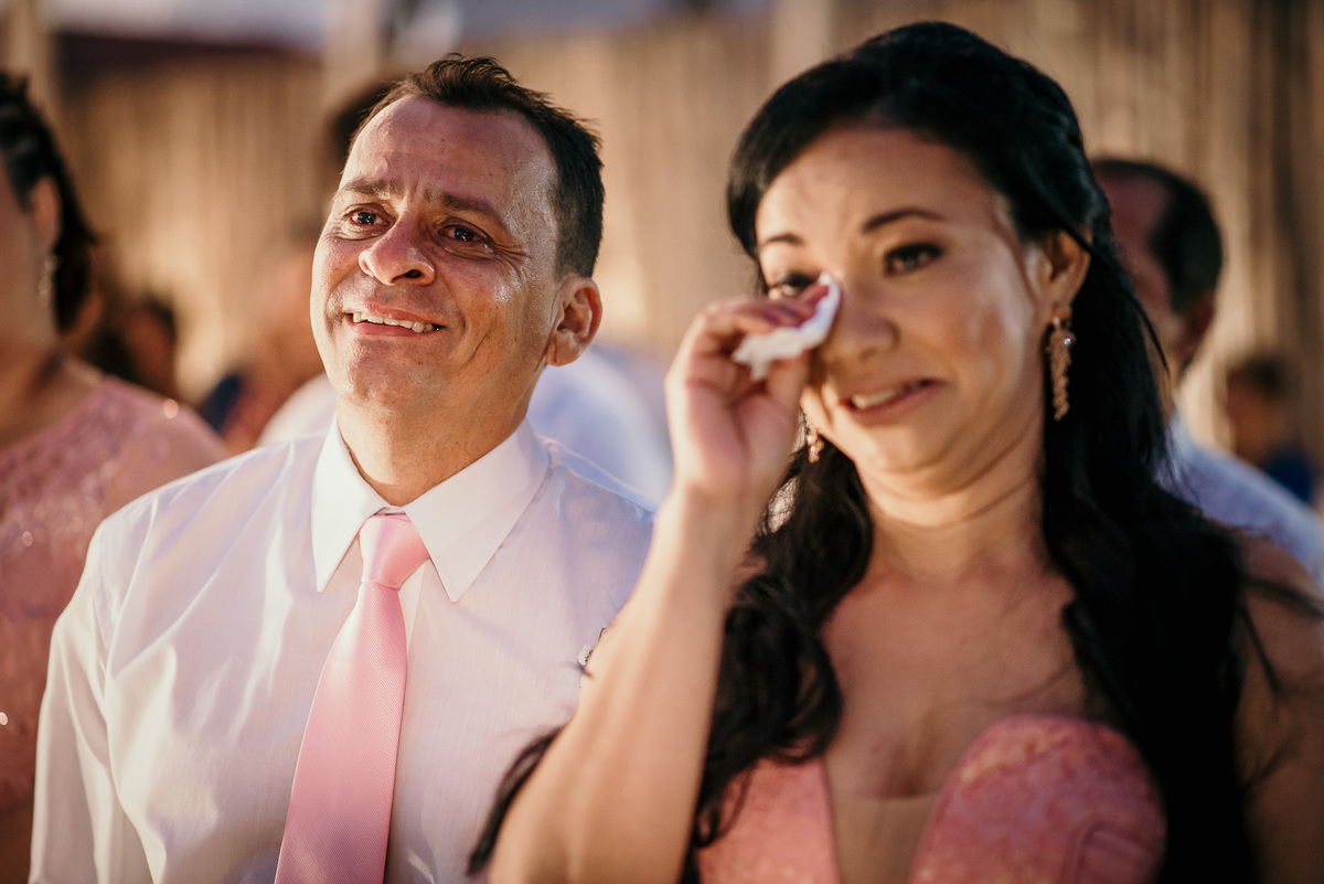 casamento, wedding, ilha de Itamaracá, pernambuco, recife, João Pessoa, forte Orange, fotos emocionantes de casamento, fotos  casamento na praia, cerimonia de casamento, casamento na praia, ,convidados emocionados, votos dos noivos, noivos felizes,