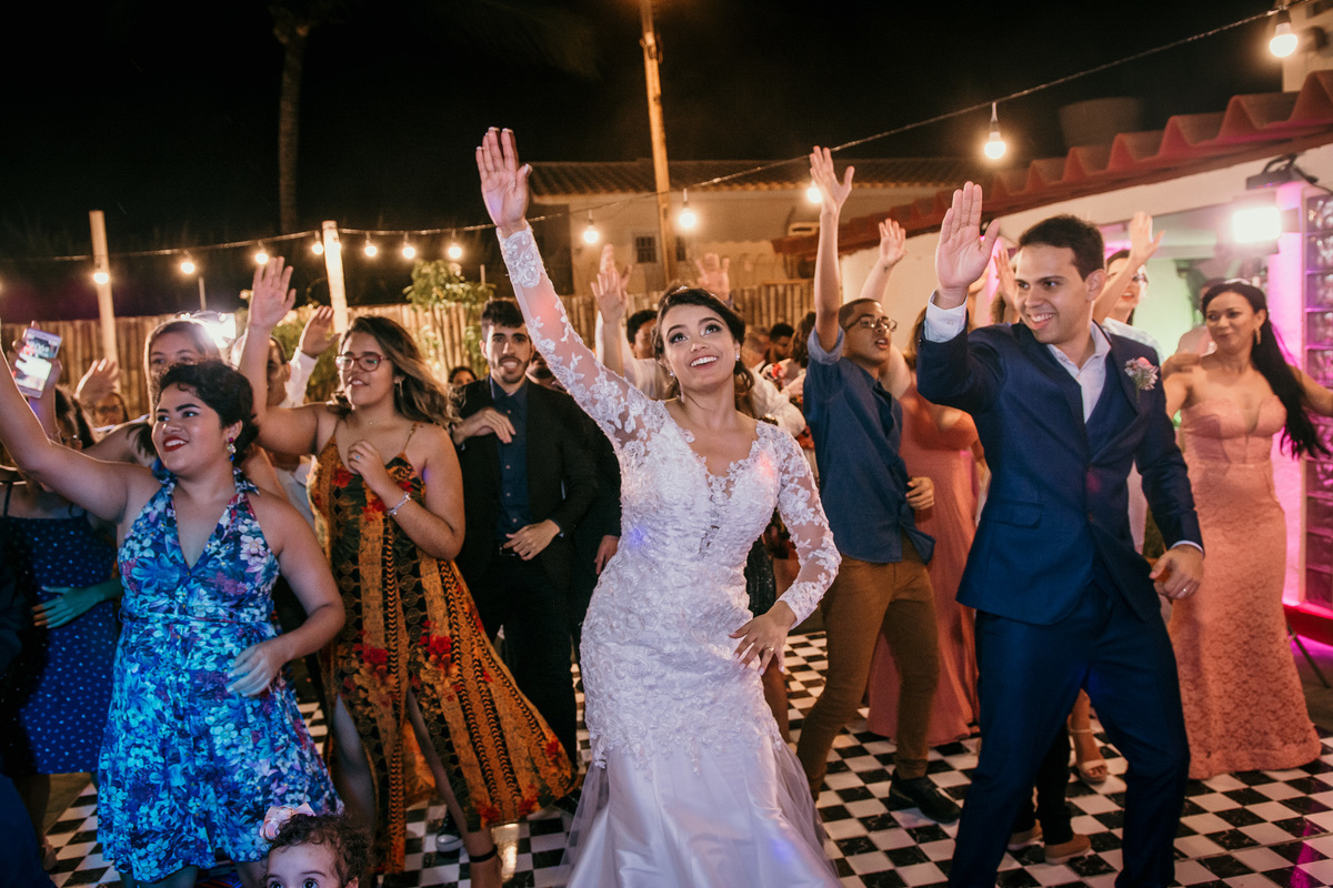 casamento, wedding, ilha de Itamaracá, recife, João Pessoa, forte Orange, fotos emocionantes de casamento, fotos  casamento na praia, cerimonia de casamento, casamento na praia, Valsa dos noivos,  fotos posadas dos noivos, noivos felizes,