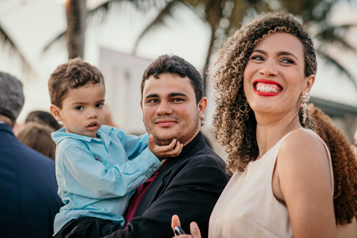 casamento, wedding, ilha de Itamaracá, pernambuco, recife, João Pessoa, forte Orange, fotos emocionantes de casamento, fotos de decoração de casamento na praia, cerimonia de casamento, casamento na praia, fotos do noivo, convidados emocionados