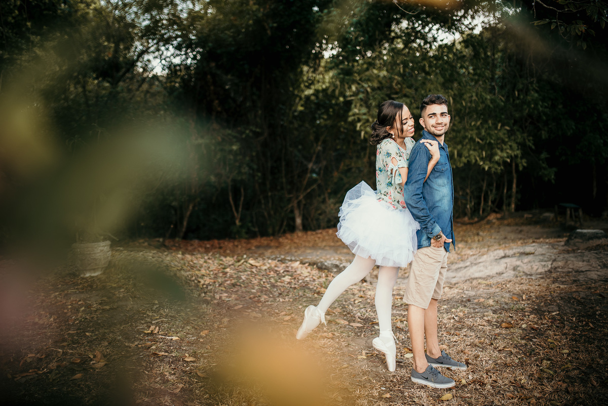 fotos ensaio pré casamento, pré wedding, BR 101, Praia de Lucena, fotos criativas de casal, fotos espontâneas pré wedding, fotografo de João Pessoa, fotografo em Santa Rita, fotografo em Bayeux, Igreja da Guia, fotos de casal na pista, fotos no jardim